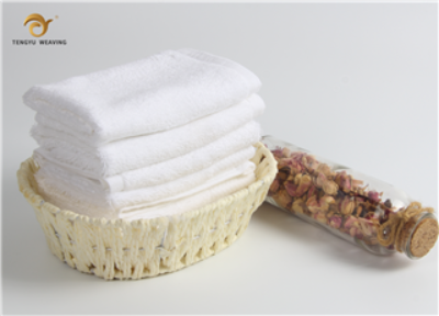 WHITE BASIC TOWEL 